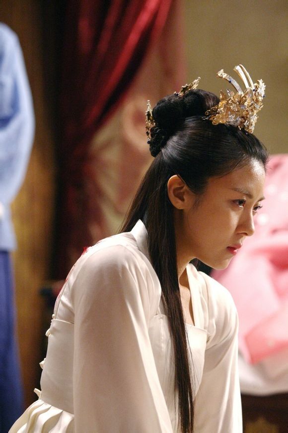 Ha Ji Won Transforms Into A Yuan Dynasty Consort In